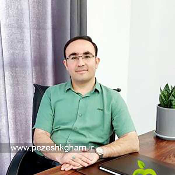 دکتر رضا داورنیا